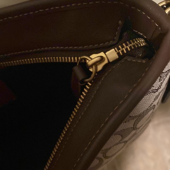 Coach - Picture 11 of 12